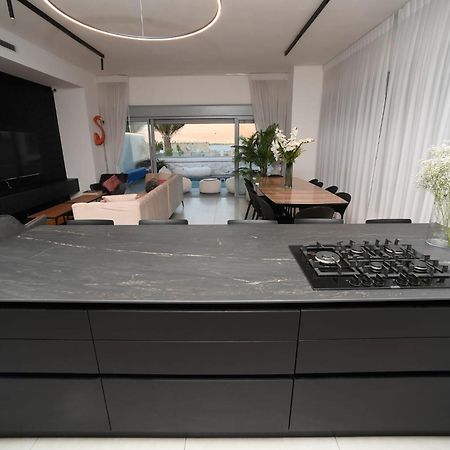 Z Lotus Garden Villa Ейлат Екстериор снимка